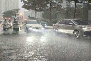 Bão số 11 Matmo tiến vào Vịnh Bắc Bộ, Bắc Bộ và Thanh Hóa mưa lớn kéo dài