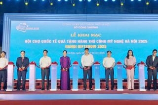 Khai mạc Hội chợ quốc tế quà tặng hàng thủ công mỹ nghệ Hà Nội lần thứ 15