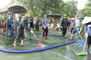 Bắc Ninh: Hơn 1.000 người tham gia tổng vệ sinh môi trường sau lũ ở xã Tam Giang