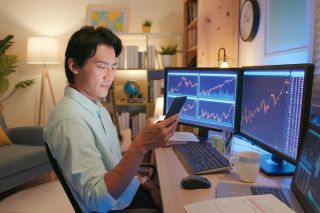 Chứng khoán khội ngoại ngày 14/10: Mạnh tay gom cổ phiếu Vingroup nhưng vẫn rút ròng hơn 1.400 tỷ đồng