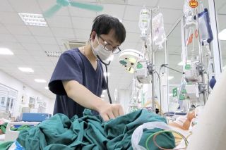 Cảnh báo nguy cơ suy gan, suy thận do nhiễm xoắn khuẩn vàng da sau mưa lũ
