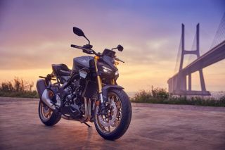 Gần 100 mô tô Honda CB1000 bị triệu hồi để thay thế bu-lông cần chuyển số