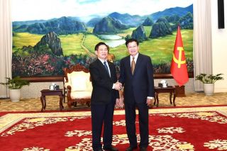 Phó Thủ tướng Chính phủ Hồ Đức Phớc thăm và làm việc tại Lào