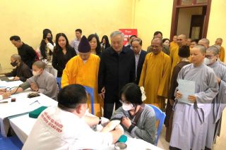 Phó Thủ tướng Thường trực dự ngày hội "Hiến máu cứu người - hành Bồ Tát đạo"