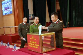 Công an TP. Hà Nội: Quyên góp, ủng hộ người dân các tỉnh bị thiệt hại do bão lũ