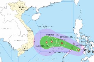 Áp thấp nhiệt đới tiến nhanh vào Biển Đông, nguy cơ mạnh lên thành bão số 15 với gió giật cấp 14