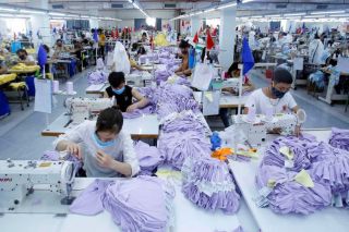 Ngành dệt may tăng tốc chuyển đổi xanh, giữ vững đà tăng trưởng xuất khẩu