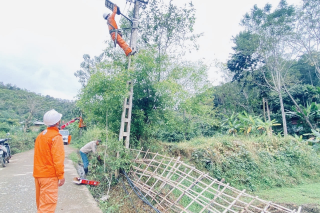 Thắp sáng đường quê góp phần bảo đảm an ninh trật tự và xây dựng nông thôn mới