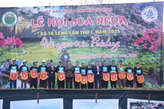 Không khí rộn ràng tại Lễ hội đua ngựa lần đầu tiên ở Tả Lèng