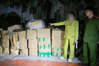 Gần 1,7 tấn lòng lợn mốc, không rõ nguồn gốc bị Công an Móng Cái thu giữ