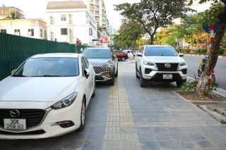 Siết chặt quy định đỗ xe trên vỉa hè: Những thay đổi quan trọng tài xế cần lưu ý