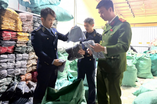 Thanh Hóa: Thu giữ hơn 3.000 sản phẩm quần áo có dấu hiệu giả mạo nhãn hiệu