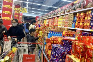 Hệ thống bán lẻ và các địa phương đồng loạt tăng tốc chuẩn bị cho thị trường Tết Bính Ngọ