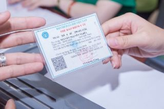 Cà Mau cấp thẻ BHYT miễn phí cho người dân 40 xã, phường An toàn khu cách mạng