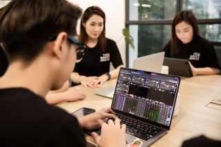 BCTC quý IV/2025 nóng dần, nhiều doanh nghiệp gây bất ngờ lớn
