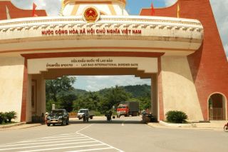 Kim ngạch thương mại Việt Nam - Lào hướng tới mốc 5 tỷ USD
