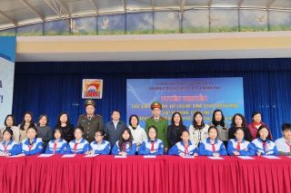 Công an phường Đông Hải tuyên truyền, phổ biến pháp luật cho học sinh Trường THCS Nam Hải