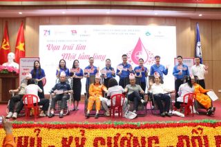 “Tuần lễ hồng EVN”: PC Hà Tĩnh hiến 139 đơn vị máu gửi về Bệnh viện Đa khoa tỉnh