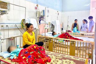 Quảng Trị: 3 trẻ nhỏ nhập viện cấp cứu do lấy thuốc an thần người lớn uống