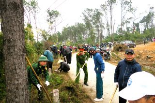 Hải Phòng: Phường Đồ Sơn ra quân dọn dẹp cảnh quan môi trường chuẩn bị Tết Trồng cây Xuân Bính Ngọ năm 2026