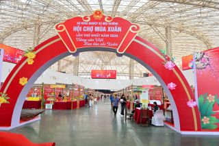 Hội chợ Mùa Xuân 2026: Hàng hóa đầy ắp, sẵn sàng cho 'đại tiệc' mua sắm Tết