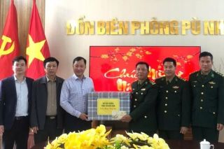 Sở Xây dựng Thanh Hóa thăm, tặng quà cán bộ, chiến sĩ bộ đội biên phòng