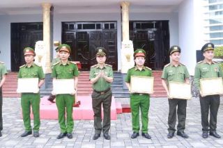 Đà Nẵng: Nhiều tập thể, cá nhân được Bộ Công an, UBND thành phố tặng Bằng khen
