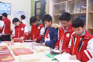 Bắc Ninh: Khai mạc trưng bày sách, báo kỷ niệm Ngày thành lập Đảng Cộng sản Việt Nam và đón Tết Nguyên đán.
