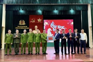 Ninh Bình: Lãnh đạo phường Nam Định thăm, chúc Tết và kiểm tra công tác bảo đảm an ninh, trật tự đêm Giao thừa