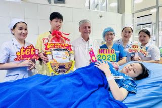 Bệnh viện Từ Dũ đón “công dân nhí” đầu tiên của năm Bính Ngọ 2026