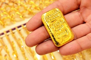 Khi nào giá vàng thế giới sẽ phục hồi và trở lại xu hướng tăng giá?