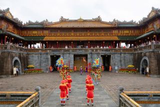 Du khách nô nức tham quan miễn phí di sản Huế trong ngày đầu năm Bính Ngọ 2026