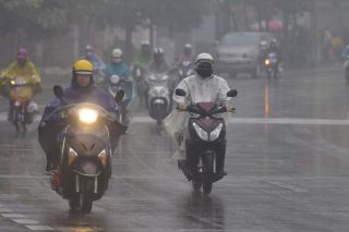 Thời tiết ngày 19/2: Miền Bắc rét mưa lất phất, Nam Bộ nắng nóng gia tăng