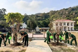 Bộ đội Biên phòng Cà Mau phát động 'Tết trồng cây đời đời nhớ ơn Bác Hồ'
