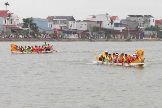 Giải Đua thuyền rồng truyền thống trên sông Đa Độ chào mừng Đại hội Thể dục thể thao thành phố Hải Phòng lần thứ X