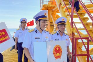 Ngày hội non sông đến sớm trên Biển Đông
