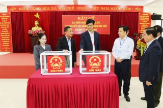 Lào Cai: Lãnh đạo tỉnh kiểm tra công tác chuẩn bị bầu cử tại phường Cam Đường