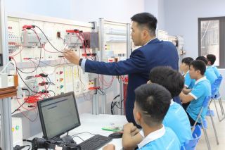 Đề xuất tiêu chuẩn mới cho người dạy nghề: Lấy năng lực thực tế thay cho bằng cấp