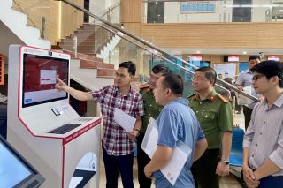 Phát huy hiệu quả kiosk thông minh tại Trung tâm Phục vụ hành chính công Công an tỉnh Thanh Hóa