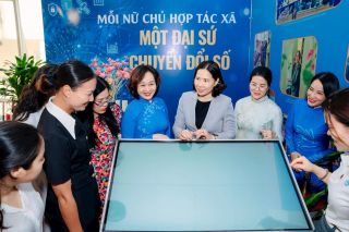 Phụ nữ Thủ đô thúc đẩy chuyển đổi số trong kinh tế tập thể
