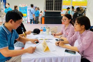 Người lao động được hỗ trợ học nghề và tiền ăn để sớm tìm được việc làm mới