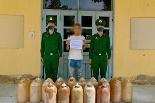 Bộ đội Biên phòng tỉnh An Giang bắt giữ nhiều vụ vận chuyển xăng dầu trái phép