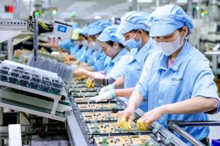 Thủ tướng Chính phủ phát động thi đua thực hiện thắng lợi nhiệm vụ phát triển kinh tế - xã hội