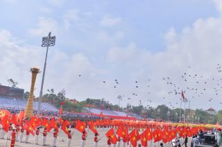 Ngày toàn thắng, non sông liền một dải