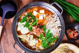 Lẩu Thái chay: Hành trình từ xứ chùa Vàng đến mâm cơm thanh tịnh