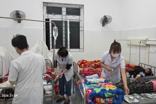 Hơn 200 học sinh ở Lai Châu nghi ngộ độc sau khi ăn quả lạ
