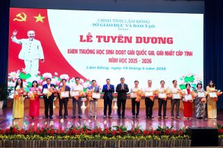 Một ngày “bùng nổ” của THPT Bảo Lộc tại lễ tuyên dương