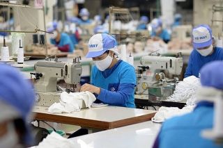 Ứng dụng công nghệ nâng tầm giá trị dệt may và da giày Việt Nam