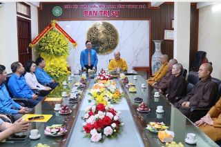 Chủ tịch Tổng Liên đoàn Lao động Việt Nam chúc mừng Đại lễ Phật đản tại Thanh Hóa