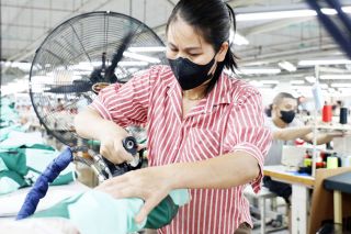 Bắc Ninh triển khai các giải pháp chống nóng, chăm sóc sức khỏe người lao động